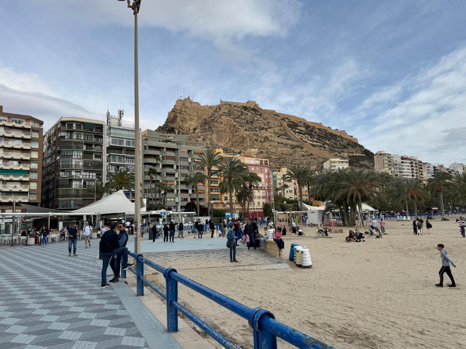Apartamentos Playa Postiguet 알리칸테 외부 사진